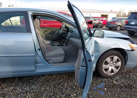 2009 Toyota Camry Le z USA, uszkodzony, nr VIN 4T4BE46K69R085511